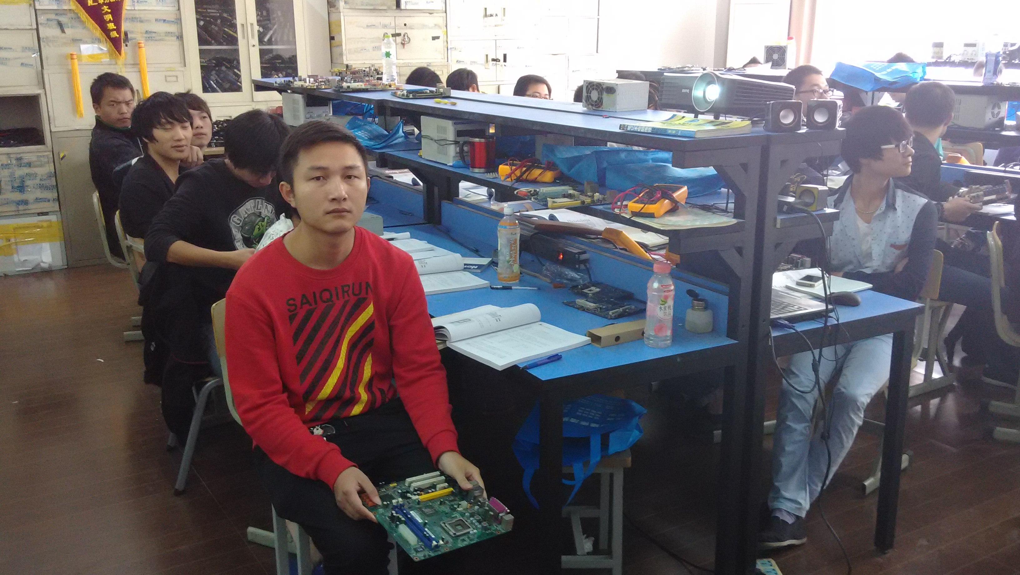 選華力學(xué)校，掌握專業(yè)維修技能 手機(jī)、家電、電腦全覆蓋